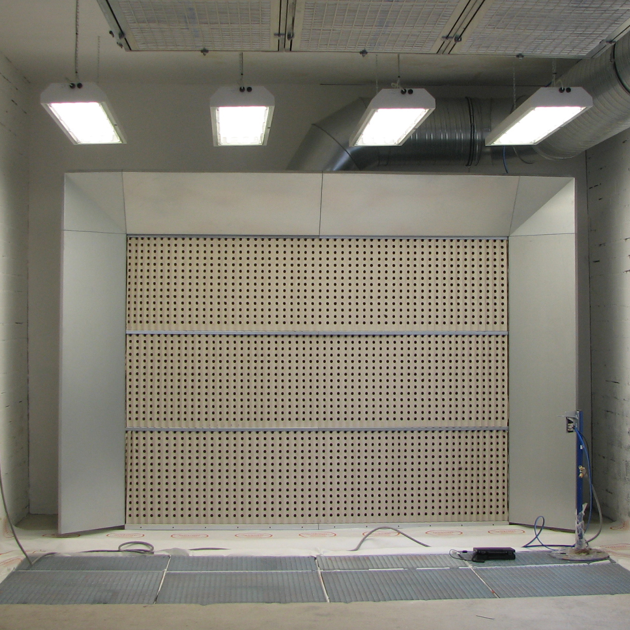  Mit umlaufenden Leitblech 